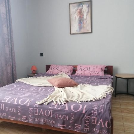 Smart Apartment На Соборной 23 Krzemieńczuk Zewnętrze zdjęcie